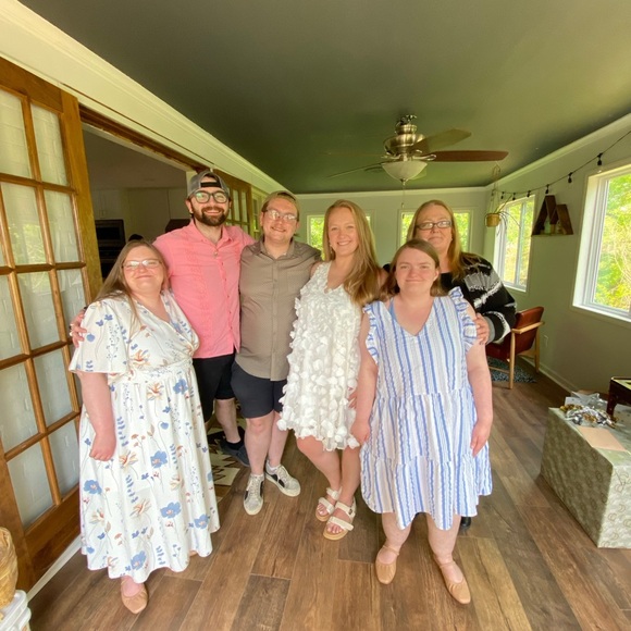 Meet your Posher, Karen - Picture 5 of 6